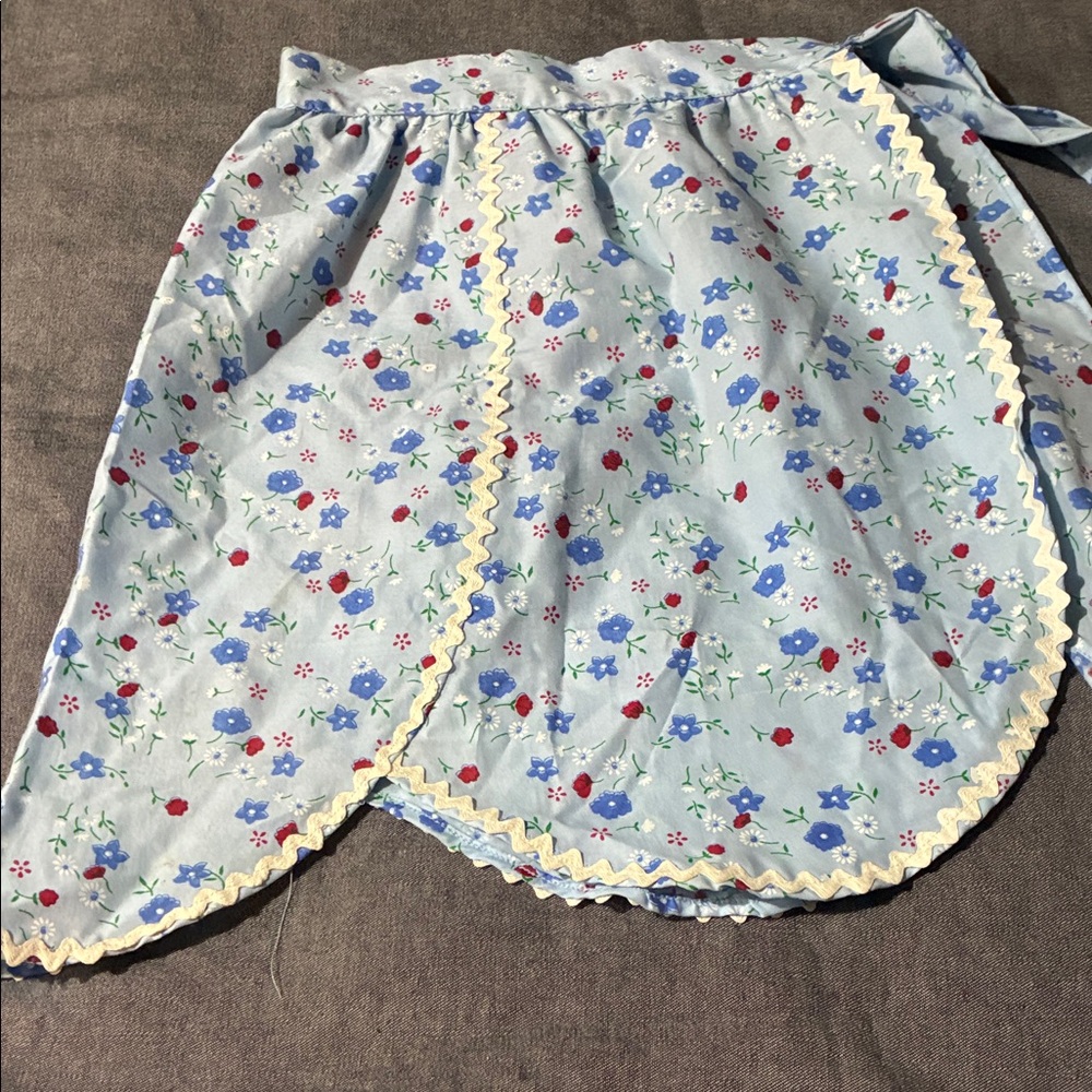 Floral Blue Apron with Red Accents - Picture 2 of 4